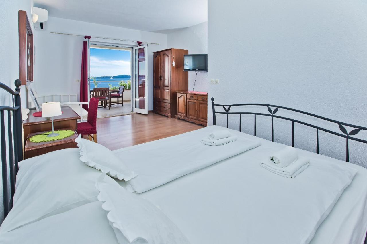 Apartments Villa Marcelina Hvar Town Exterior photo