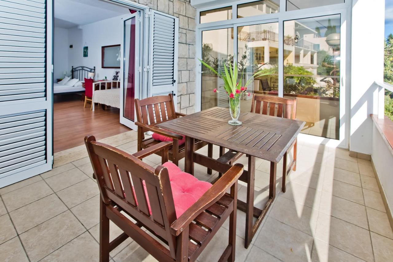 Apartments Villa Marcelina Hvar Town Exterior photo