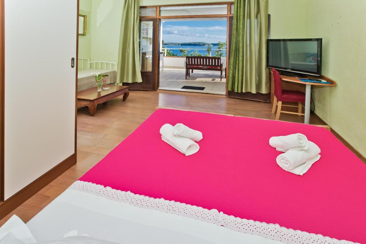 Apartments Villa Marcelina Hvar Town Exterior photo